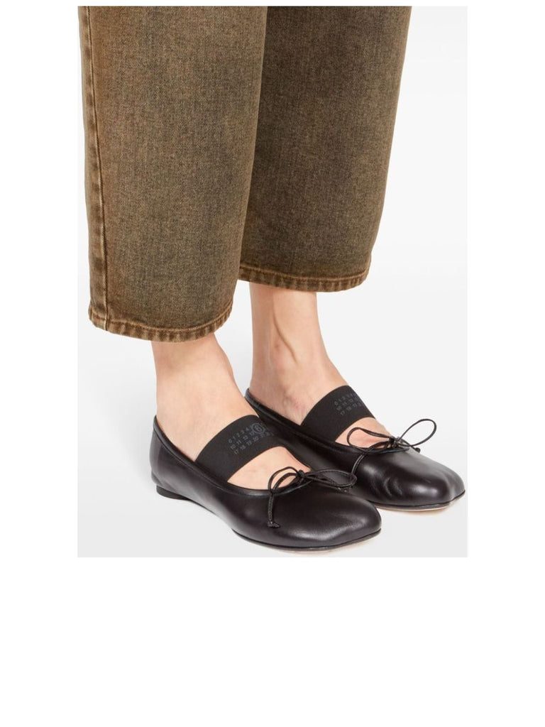 Signature Motif Flat Shoes 1