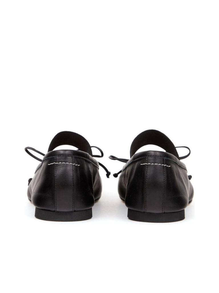 Signature Motif Flat Shoes 3