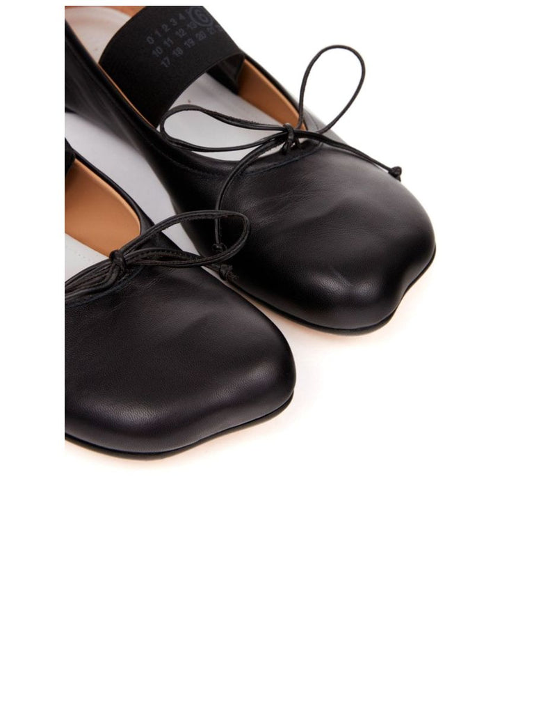 Signature Motif Flat Shoes 4